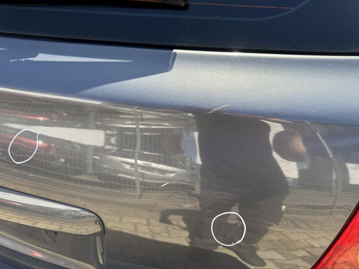 Toyota Avensis T25 original Heckklappe mit Heckscheibe 1E5 Gray Perleffekt Kombi Bj.2004